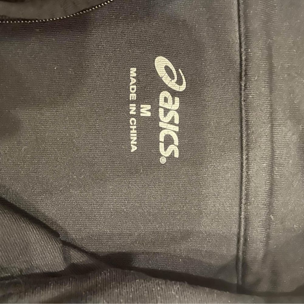 Black ASICS pullover Women's - Picture 3 of 4